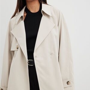 Elegant Women's Beige Trench Coat